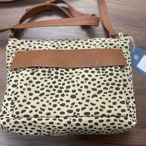 Universal thread crossbody